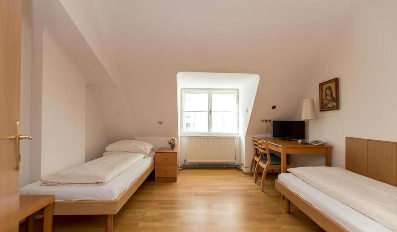 Gaestehaus Deutscher Orden Wien ภายนอก รูปภาพ